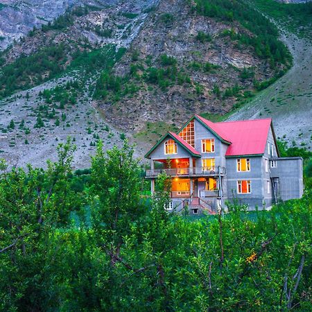 Zostel Homes Rashil Tandi Екстериор снимка