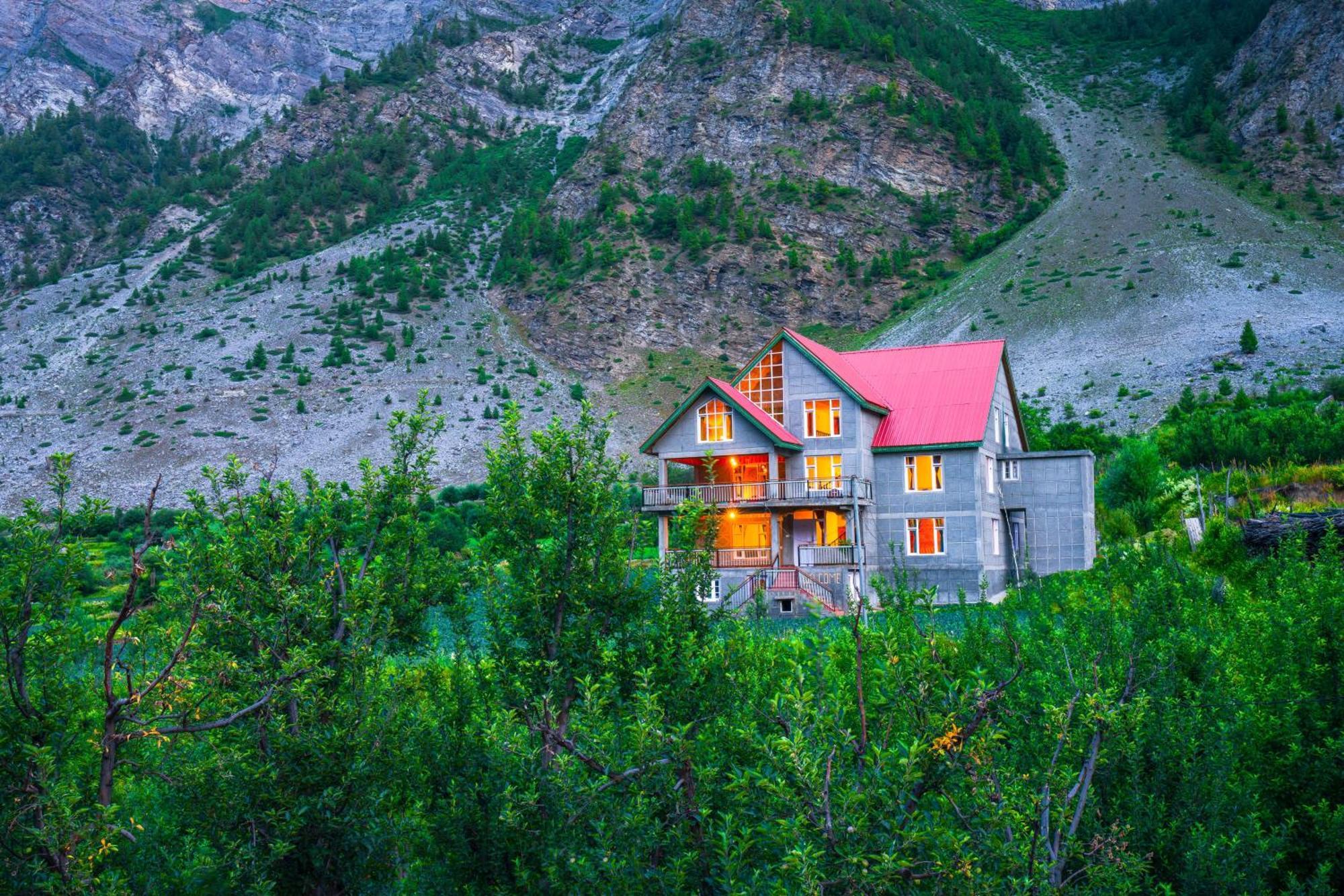 Zostel Homes Rashil Tandi Екстериор снимка